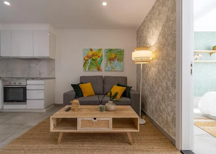 Stunning Modern Apartment In Oura Beach