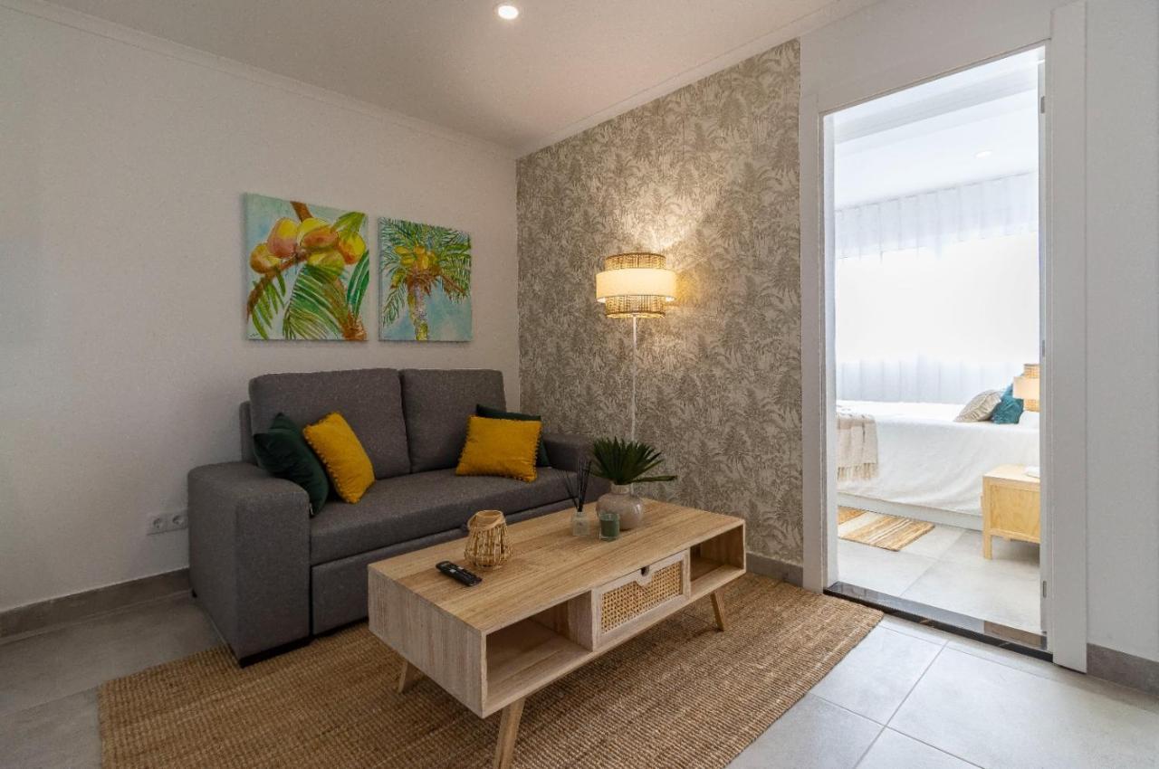 Stunning Modern In Oura Beach Appartement *